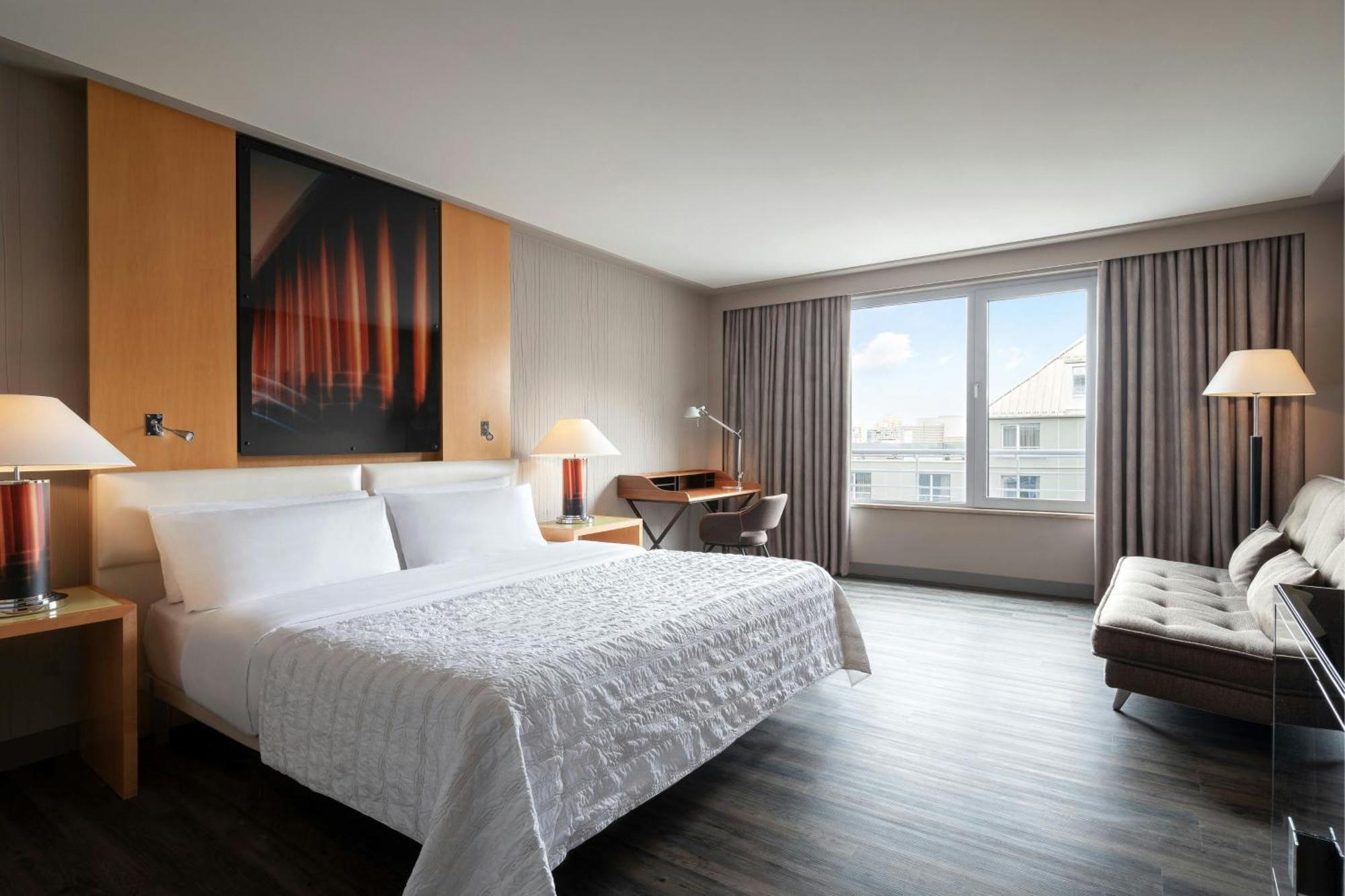 فندق لو ميريديان ميونيخ المظهر الخارجي الصورة A room at the Westin Palace Madrid