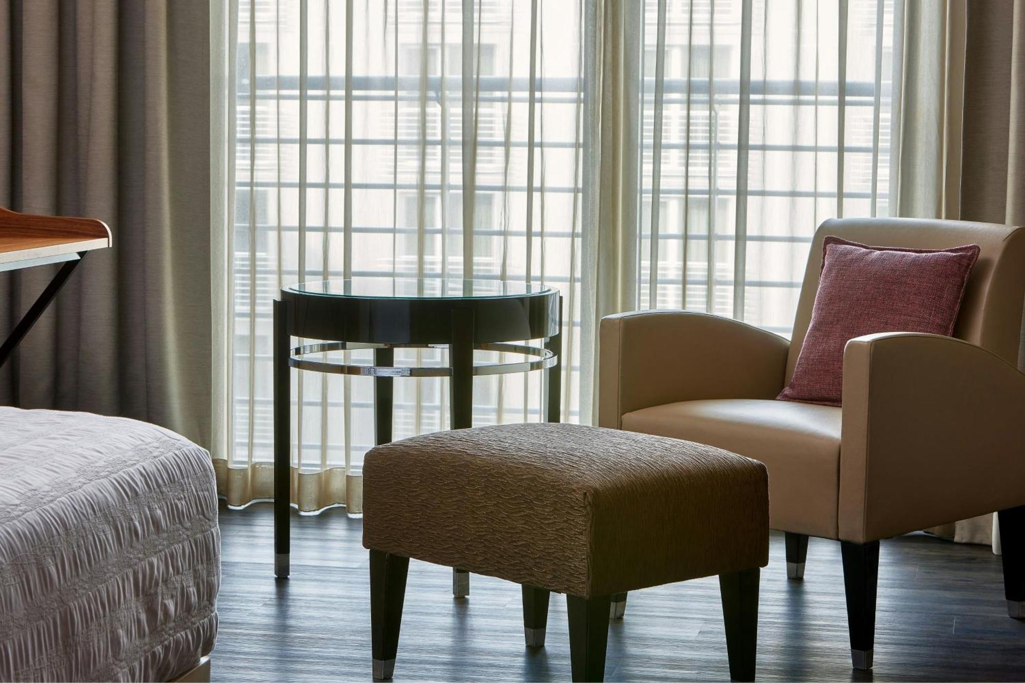 فندق لو ميريديان ميونيخ المظهر الخارجي الصورة A room at the hotel